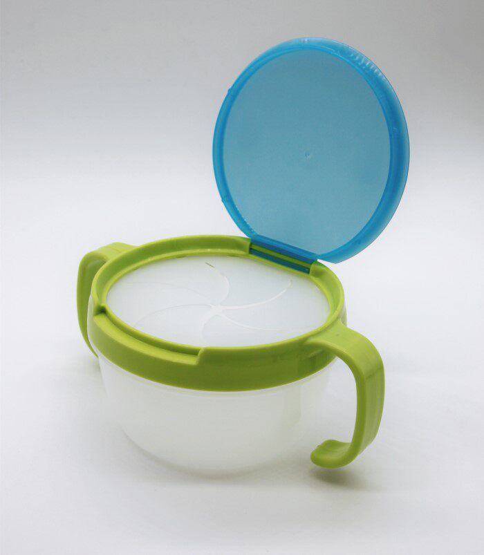 Japanese baby and toddler tableware outdoor portable food bowl snack bowl auxiliary cup snack box to prevent splashing double