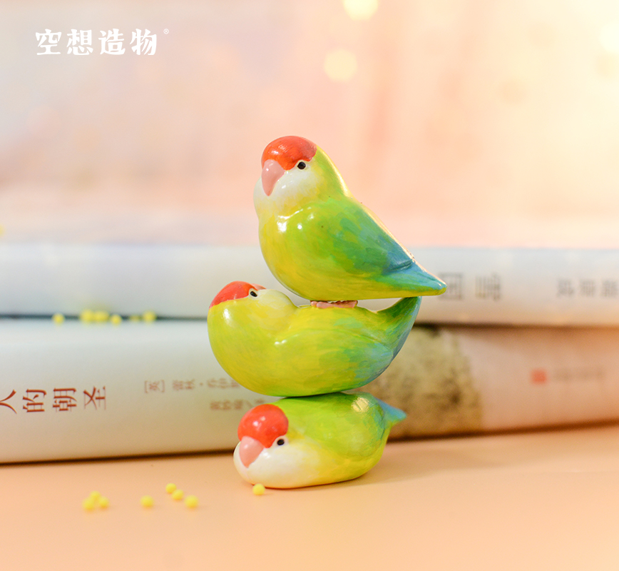 Hand-painted resin parrot chirping Fantasy creation Pretend painting studio Uncle Fujima