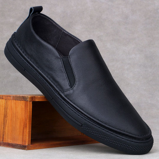 Neue lässige Herren-Lederschuhe für Frühling und Herbst, bequeme Slip-On-Fahrerschuhe, vielseitige trendige Schuhe, Leder-Sneakers, leichte Schuhe mit weicher Sohle