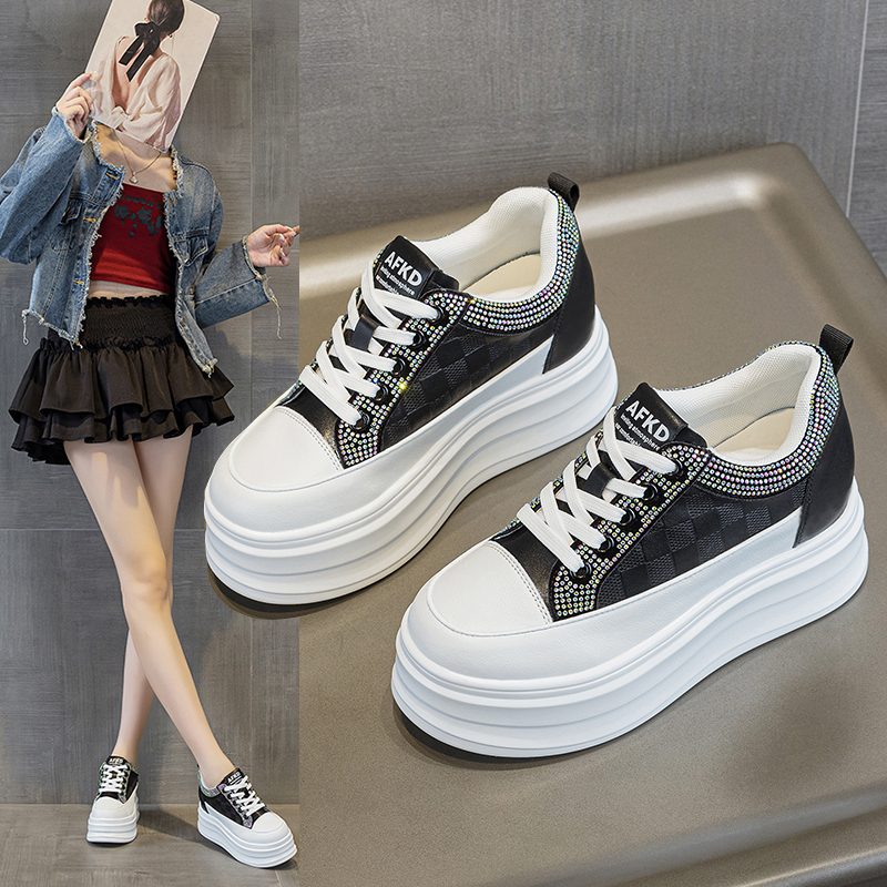 2026 Super Popular Thick-Soled Sneakers for Women, New Autumn Model with Rhinestones, White and Black Shoes, Breathable, Odor-Resistant, Height-Increasing, Lightweight, Soft