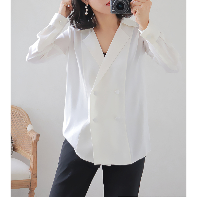 Super accent ~ stylish and temperamental super western style big button suit collar shirt style heavy silk top