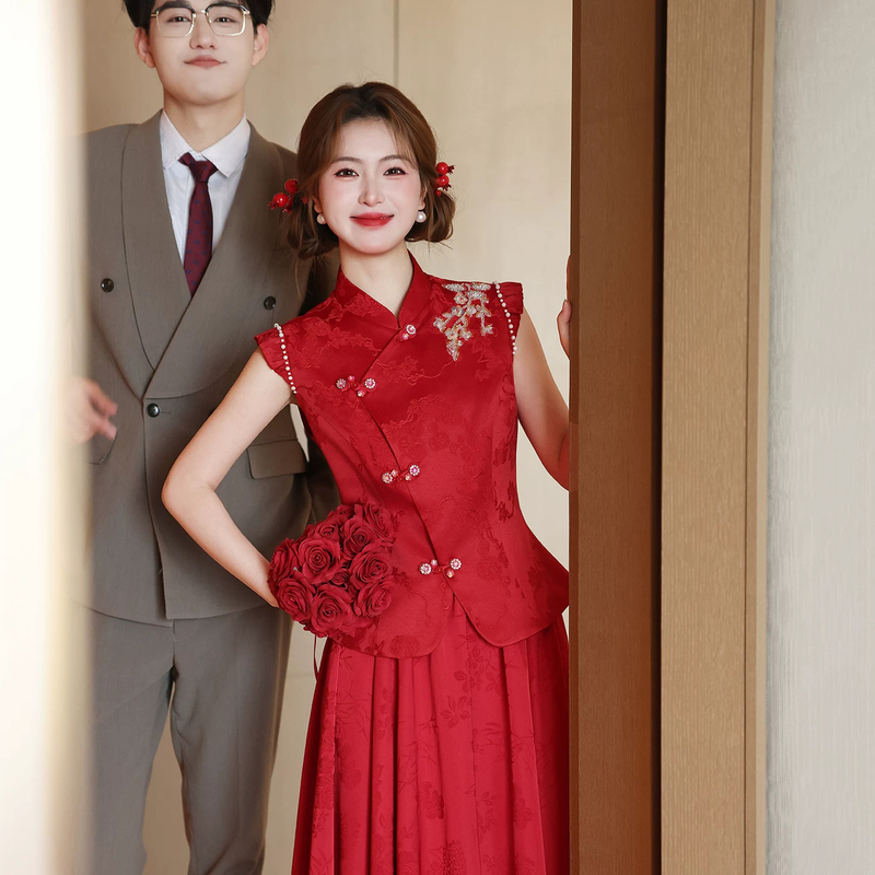 New Chinese-Style Red Wedding Dress for Women 2026 New Model Bridal Wedding Qipao Set Engagement Dress for Wedding Ceremony and Post-Wedding Banquet New Chinese-Style Red Wedding Dress for Women 2026 New Model Bridal Wedding Qipao Set Engagement Dress for Wedding Ceremony and Post-Wedding Banquet