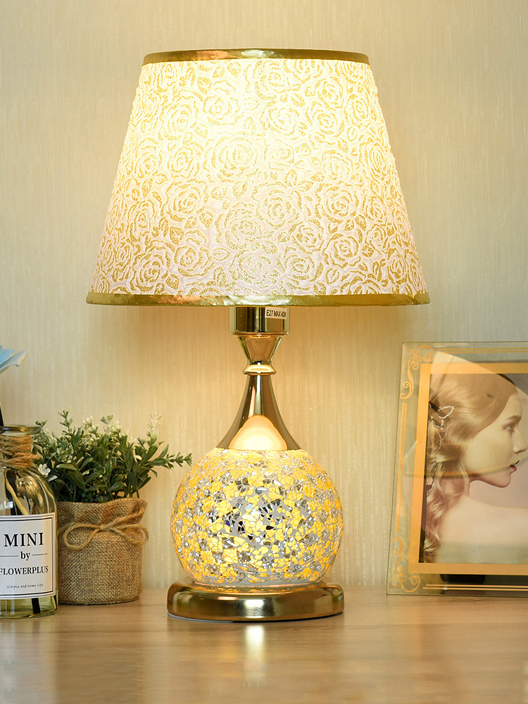 European table lamp Bed head lamp Bedroom home romantic fashion decoration Retro table lamp Light luxury modern bed head counter lamp