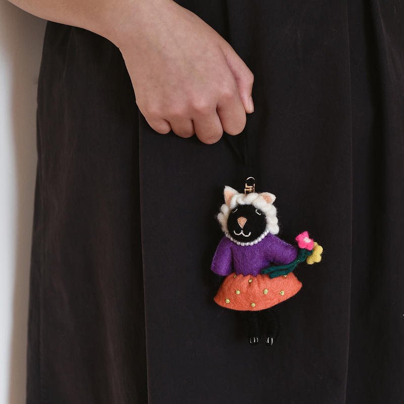 Handmade Imported Wool Felt Pendant Black Sheep Bag Wedding Dress Doll Keychain Couple Pendant Colorful Women