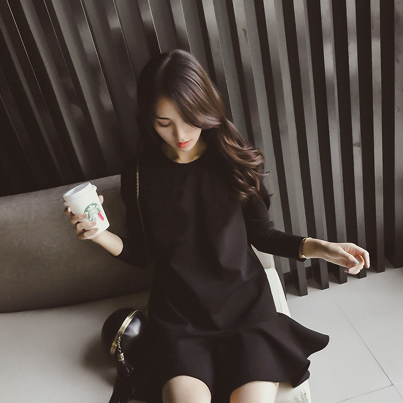 Plus Size Women's Spring and Autumn Loose-Fitting Little Black Dress, Long-Sleeved Bottoming Fishtail Dress, Slimming Ruffled A-Line Dress