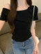 European and American Style Spicy Girl Black Irregular Off-Shoulder Short-Sleeve T-Shirt for Women, New Summer Style Pure Desire Style Diagonal Neckline One-Shoulder Top