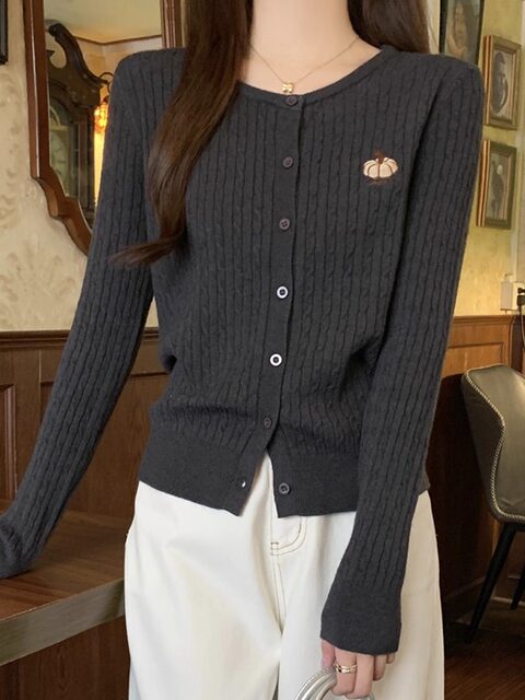 Korean Style Age-Reducing Embroidered Cable Knit Cardigan for Women, 2025 Winter New Versatile Round Neck Single-Breasted Sweater Coat