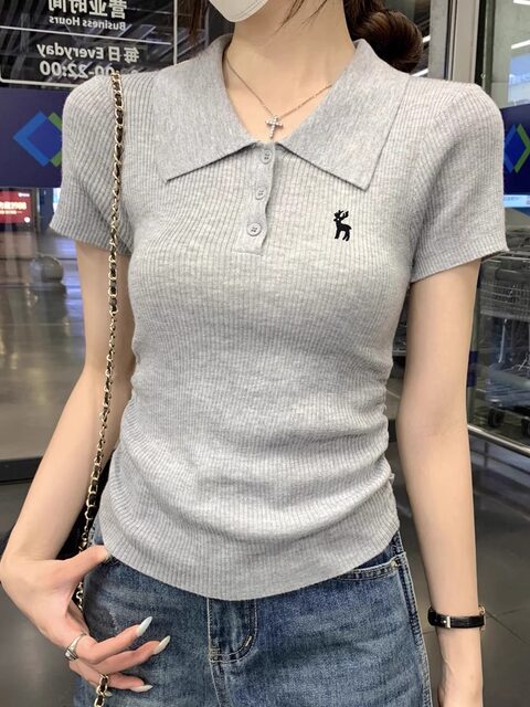 Elegant Polo Collar Embroidered Short-Sleeved Knit Top for Women, 2025 Summer New Style, Pleated Waist Slimming Top