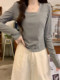 High-End Gray Square-Neck, Collarbone-Exposing, Padded-Shoulder, Long-Sleeve T-Shirt for Women, New Spring Style, Suitable for Daily Commuting, Slim-Fit Base Layer