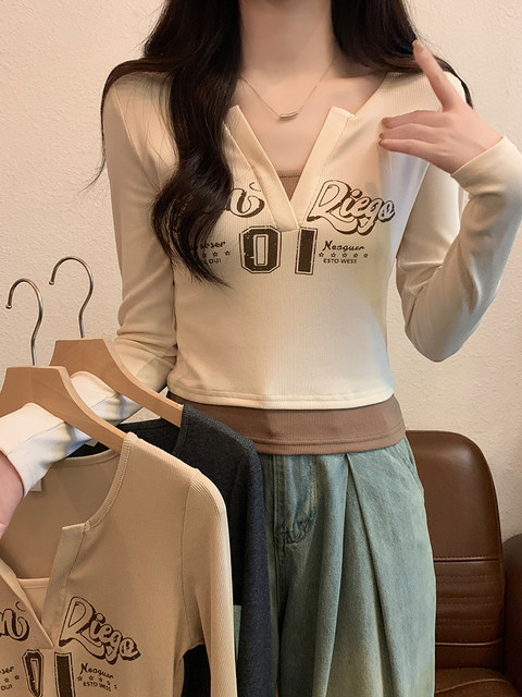 Distressed Letter Print Color-Blocked Fake Two-Piece Women's 2026 Spring New American Style Spicy Girl V-Neck Long-Sleeve T-Shirt Top