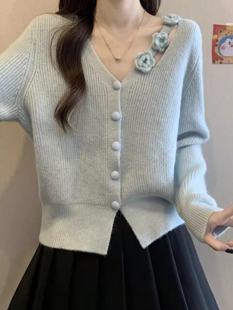 Designed with a Gentle Floral Style, Loose-Fitting V-Neck Sweater Jacket for Women, White, New Autumn Single-Breasted Knitted Cardigan
