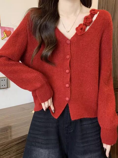 Designed with a Gentle Floral Style, Loose-Fitting V-Neck Sweater Jacket for Women, White, New Autumn Single-Breasted Knitted Cardigan