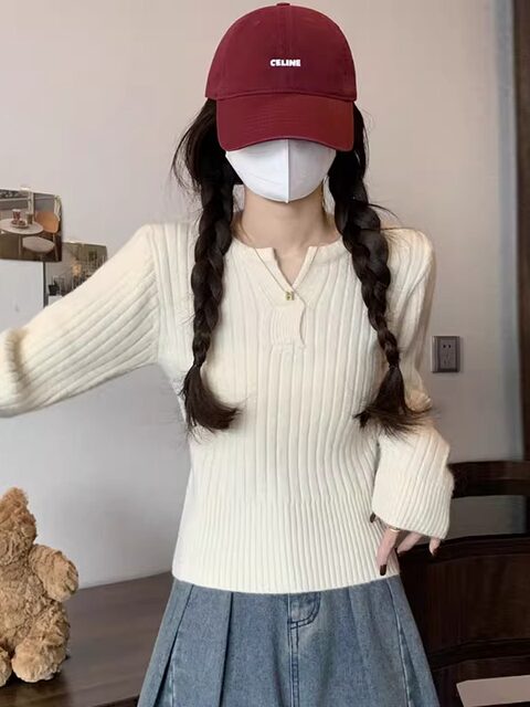 Casual Apricot-Colored Small V-Neck Pit-Striped Long-Sleeved Knitwear for Women, Autum New K-Style, Slim-Fitting Short Knitwear for Small People