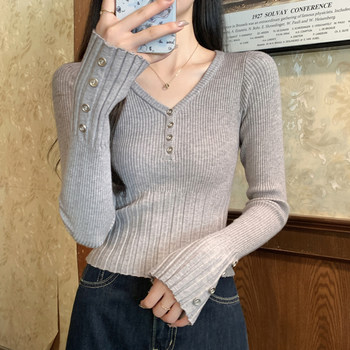 Pure Desire Style V-Neck Knit Sweater for Petite Women, New Autumn and Winter Korean Version, Slim Fit with Cuff Button Decoration and Waist-Cinching Design
