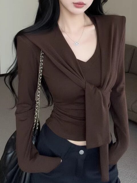 Pure Desire Hot Girl V-Neck Long Sleeve T-Shirt and Shawl Two-Piece Set for Women, New Winter Design with Ruched Waist Short Top