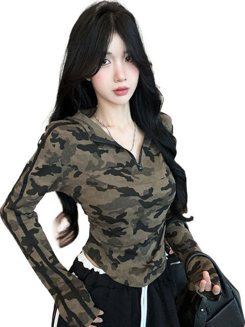 Designed Half-Zip Hooded Camouflage Long-Sleeved T-Shirt for Women, New Autumn Style, Curved Hem, Slim Fit, Sporty Top