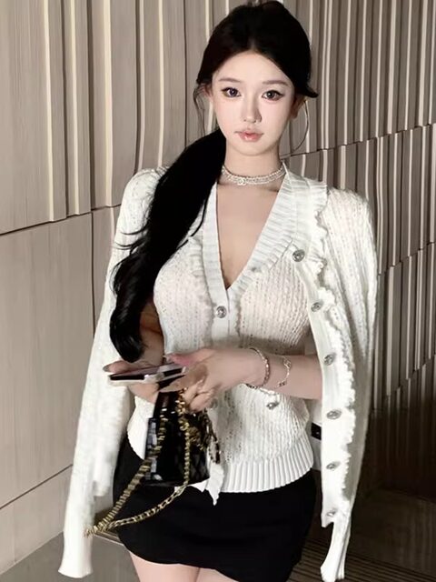 Light Luxury Inner Vest Long-Sleeved Knitted Cardigan for Women, V-Neck, 2025 Autumn New Style, Single-Breasted, Slim Fit Top