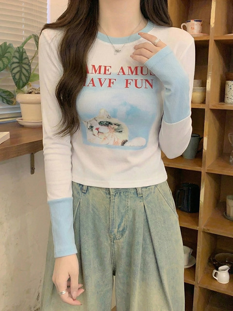 Color-Blocked Long-Sleeve Round-Neck Slim-Fit Short T-Shirt for Women, New Spring Korean Style, Age-Reducing Cat Print Top for Petite Figures