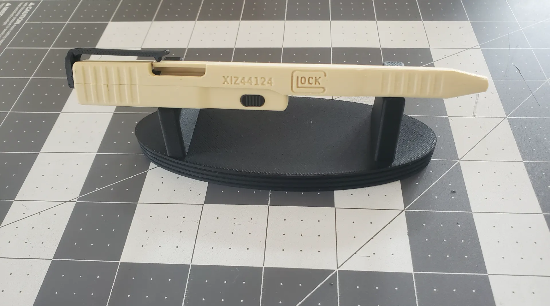 3D модель члена маятник  格洛克文具盒笔盒格洛克圆珠笔中性笔子弹头笔按动式铅笔盒收纳盒