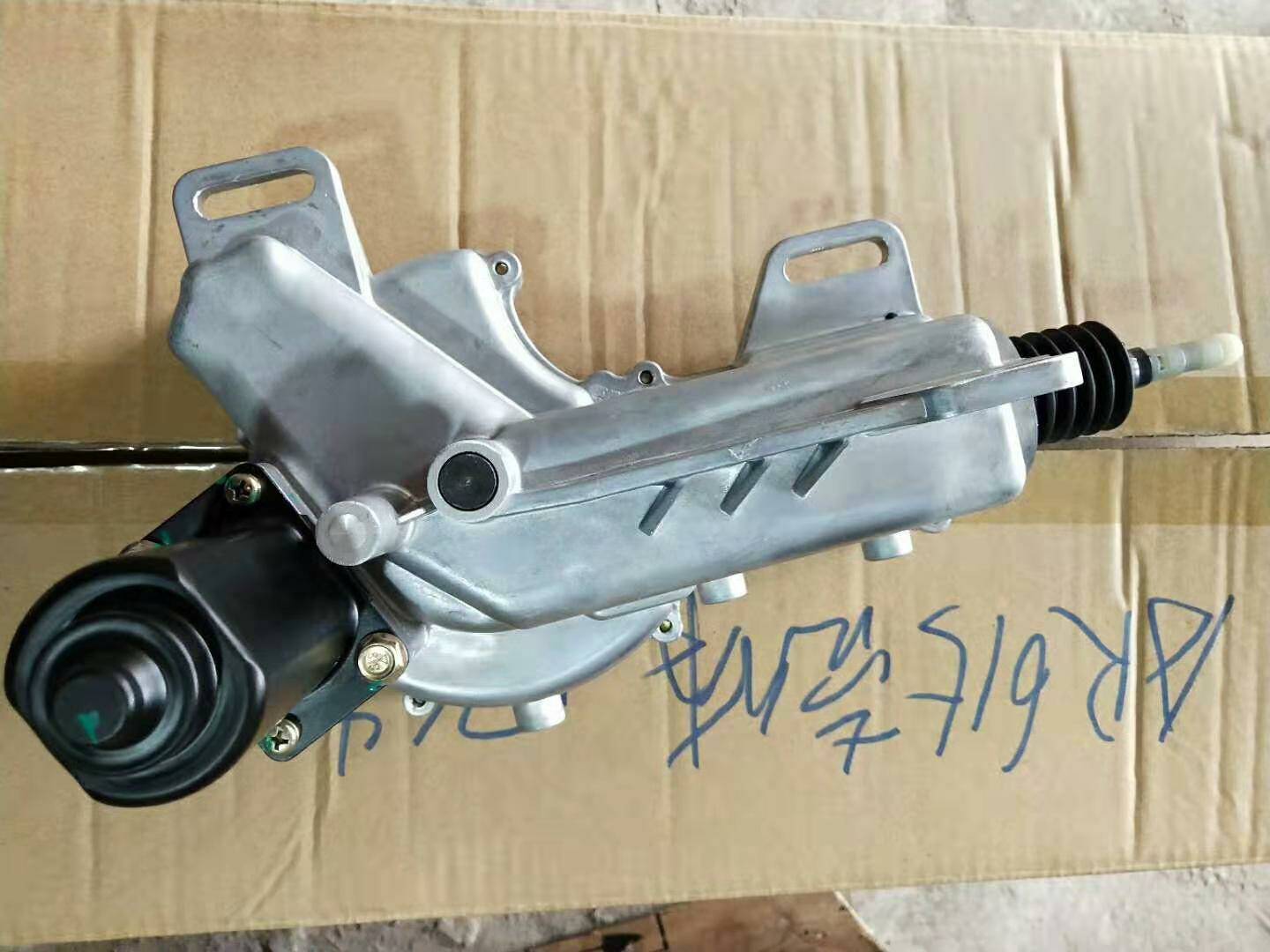 The new original AMT gearbox with clutch motor assembly is suitable for Beiqi Huansu H2 manual integration