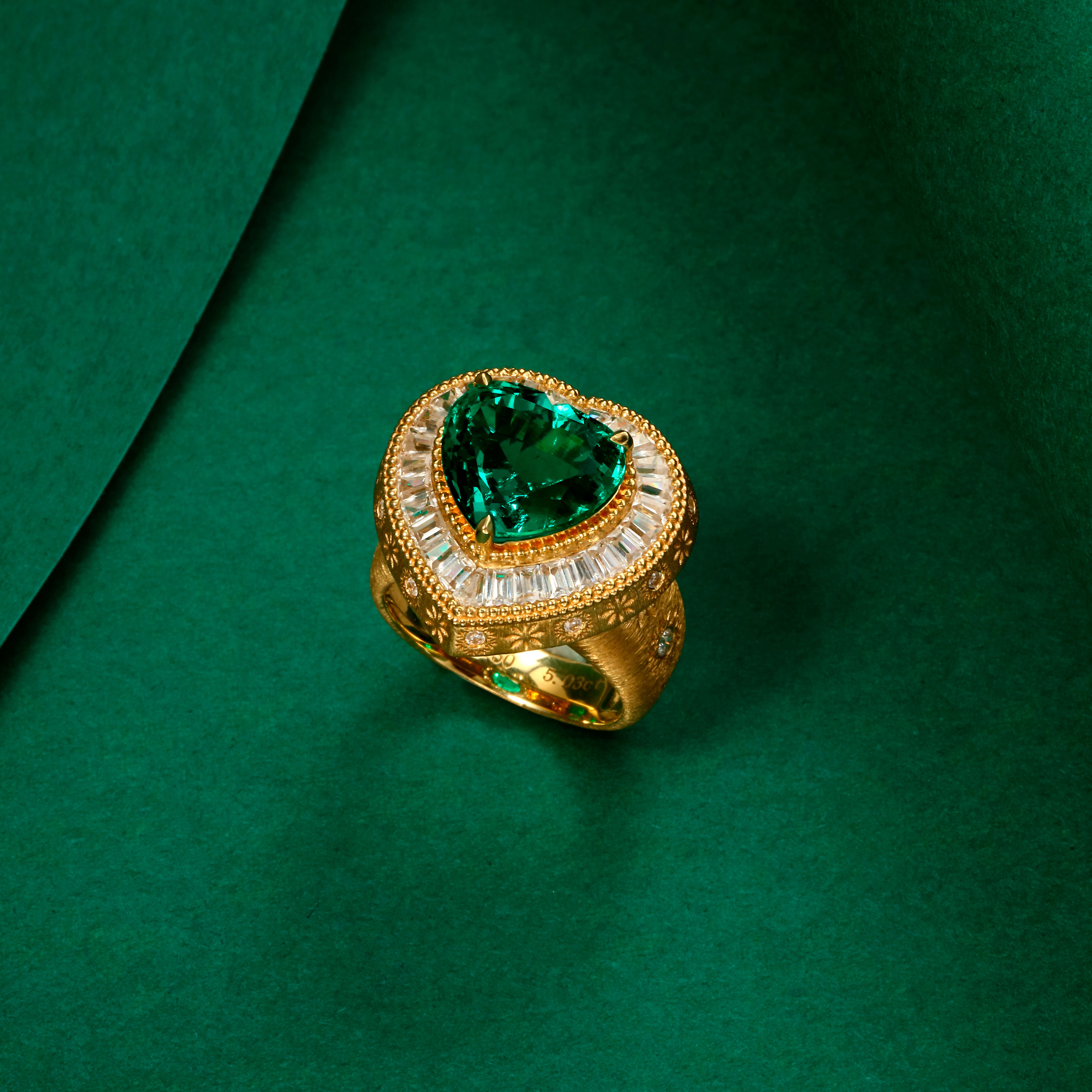 Artificial cultivation of Muzuo emerald retro ring 18K gold inlaid antique jewelry necklace to be customized