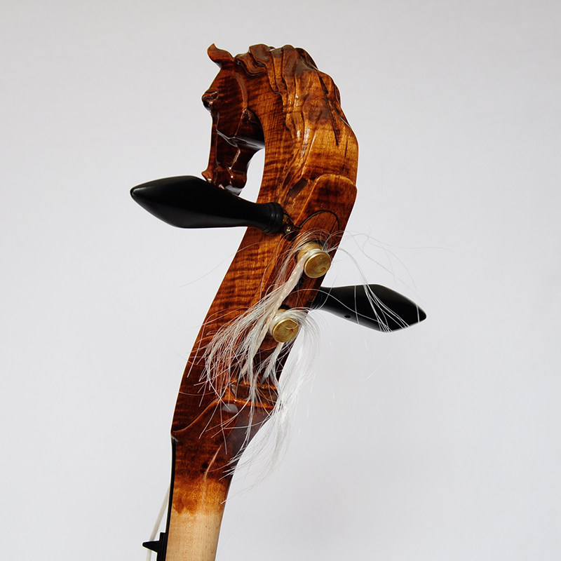 Yiyuan horse head piano national musical instrument hand-carved horse head flat professional piano white pine panel