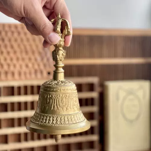 Индийские латунные ручные колокольчики и печенье западные рестораны, портивные колокольчики и печенья, портивные колокольчики и печенье, живая вещательная комната