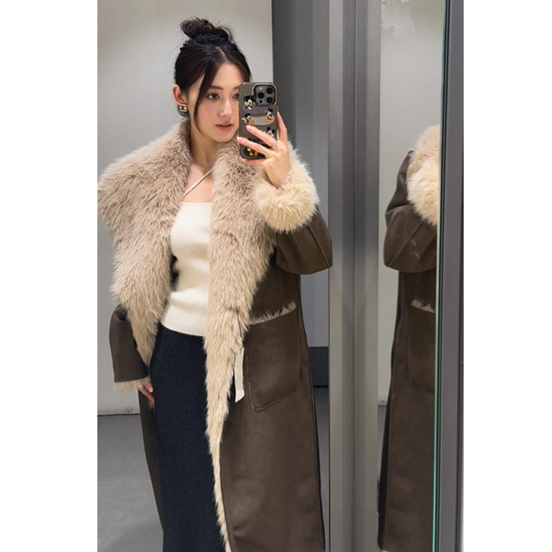 Maillard Brown Suede Fur Integrated Long Fur Coat for Women, Autumn and Winter, High-End Feel 6318278