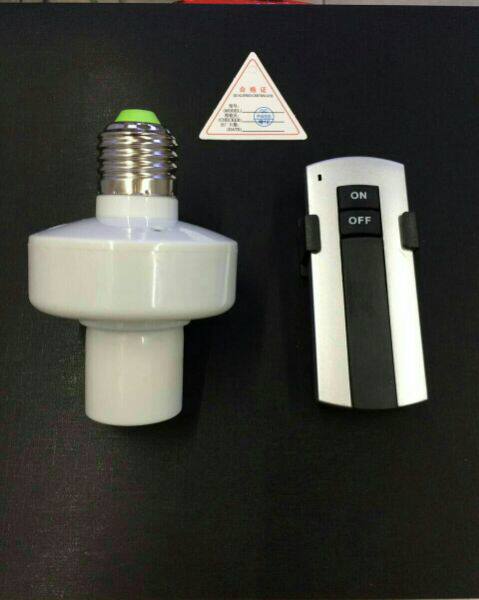 Wireless remote control lamp seat suit E27 wireless lamps remote control switch 220V partition wall through the house LED lamp