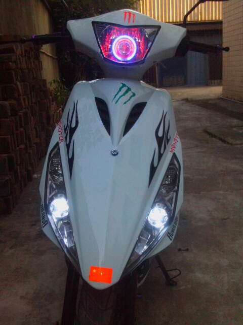 WISP II Xe máy Tái trang bị đèn pha hội Angel Eye Xenon Light Devil Eye Fish Eye Xenon Light đèn halogen xe may