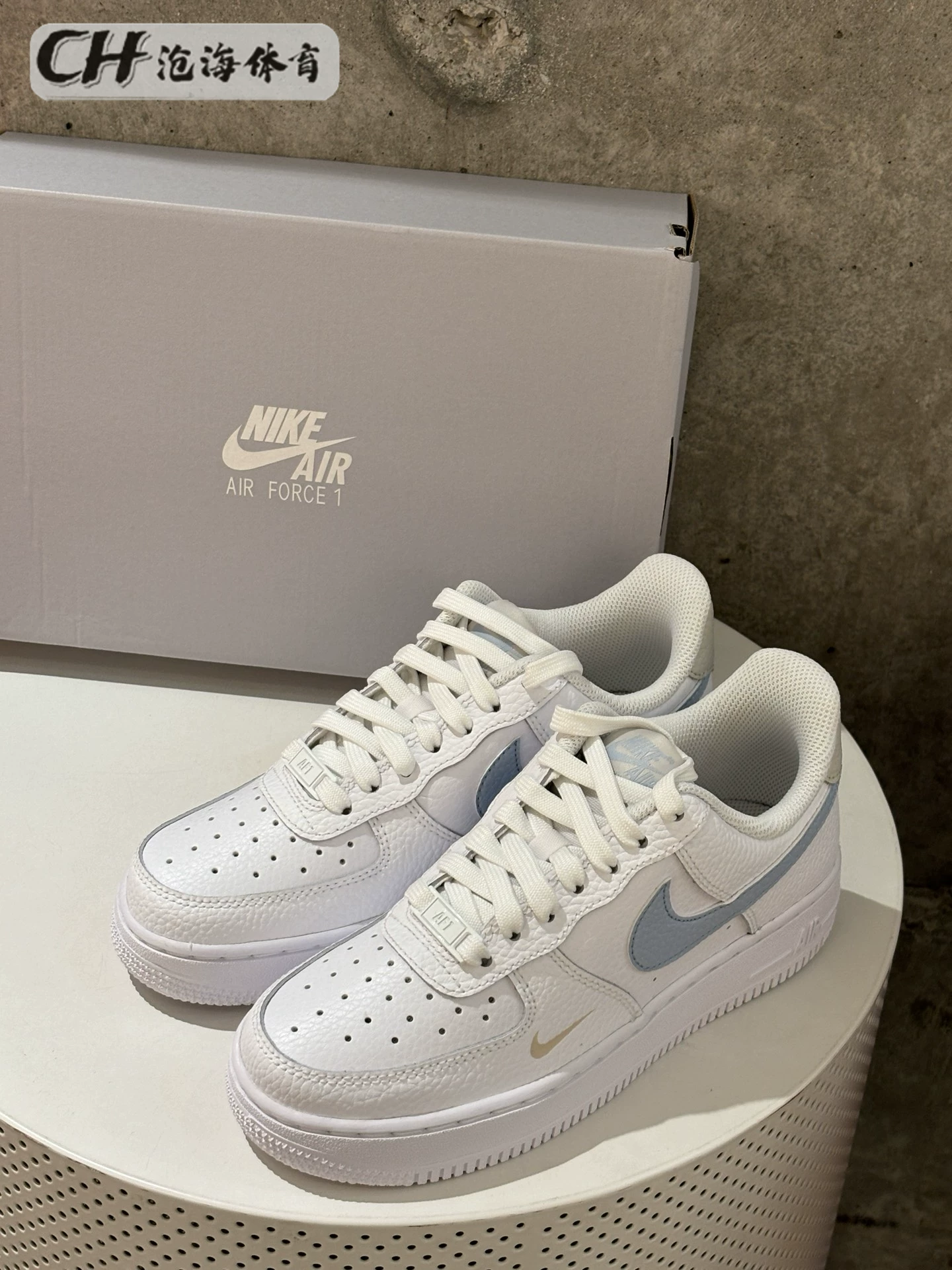 Женские обувь Nike Nike Air Force 1 AF1 белые синие Air Force 1 low-top кроссовки HF0022-100