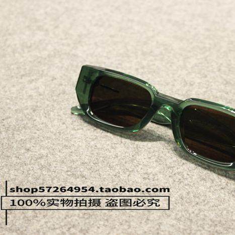 Солнцезащитные очки в европейском и американском стиле, модные очки для подиума, стильные солнцезащитные очки в маленькой квадратной оправе в стиле ретро-панк для мужчин и женщин, защита от солнца и ультрафиолета.