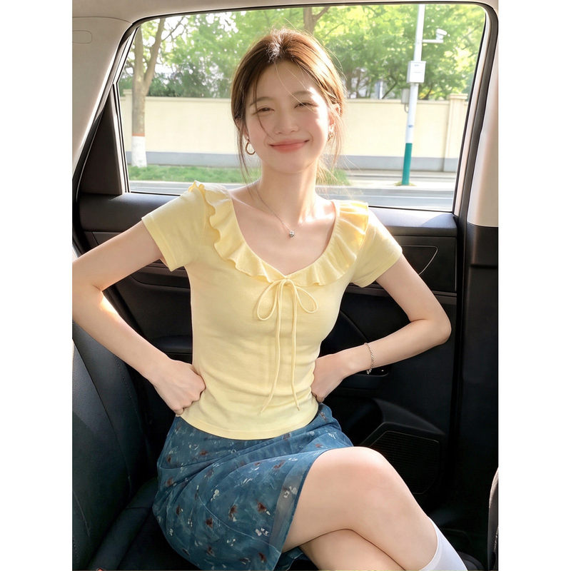 Yellow Ruffled Lace-Up V-Neck Short-Sleeve T-Shirt for Women, Summer Drawstring Pleated Slim-Fit Sweet Girl Short Top