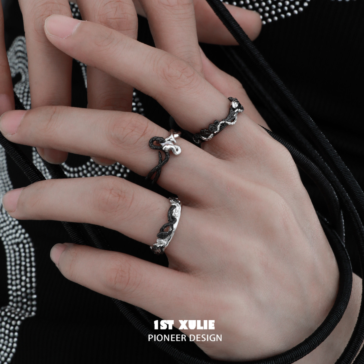 Кольцо серебряное 1ST XULIE Twin Serpentine модель A