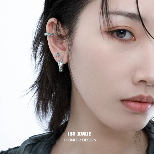 Синий цирконий, оригинальные небольшие дизайнерские серьги подходит для мужчин и женщин, серебро 925 пробы