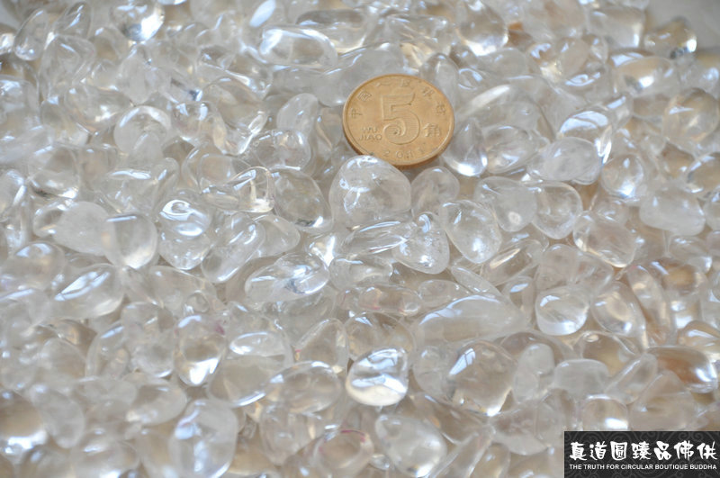 A collection of precious stones Manzao Bottle Eight precious stones Seven Treasure Poly-Feng Shui White crystal gravel One catty