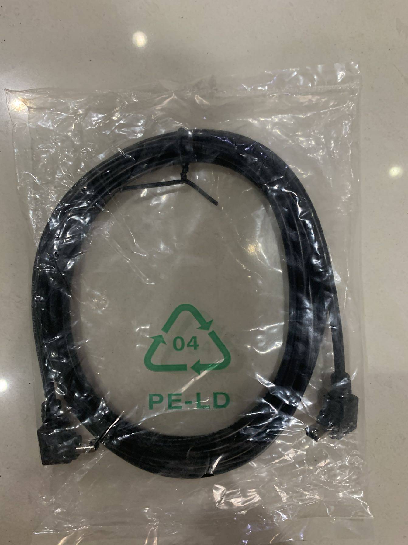 Picosure Fengchao picosecond handpiece connected to UTF data cable