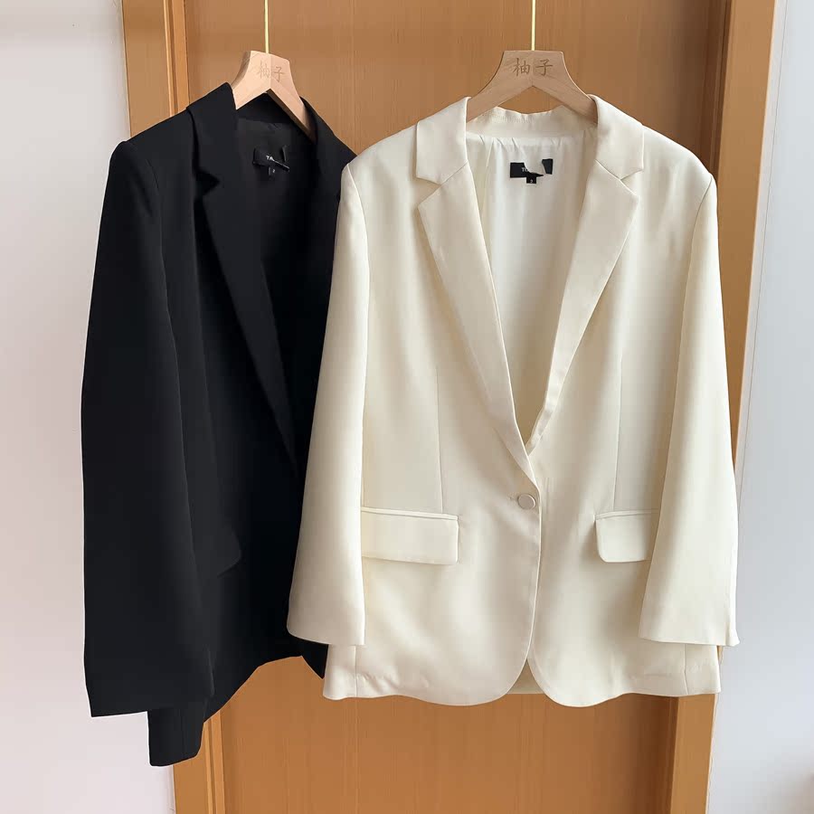 High level Sensation Acetic Acid Pendant One Grain Button straight cylinder Lean Commute White Suit Jacket Woman Spring Autumn New Little Guy