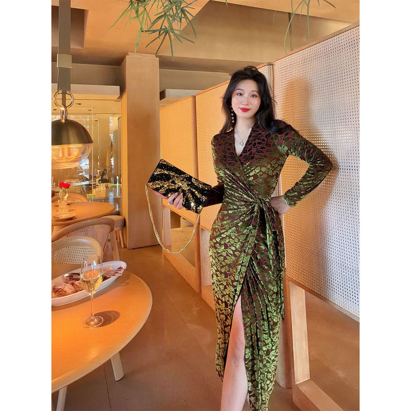 Yang Xiao Jing Brown Base Green Vine Heavy Jacquard Gold Velvet One-Piece Tie Wrap Dress Autumn and Winter Versatile Dress Yang Xiao Jing Brown Base Green Vine Heavy Jacquard Gold Velvet One-Piece Tie Wrap Dress Autumn and Winter Versatile Dress