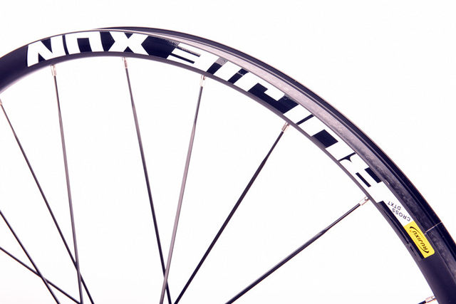 700C Eccentric Circle Road Disc Brake Wheel Set Six Ding/Medium Lock Front Two Rear Four Bearing Barrel Shaft Quick Release Optional