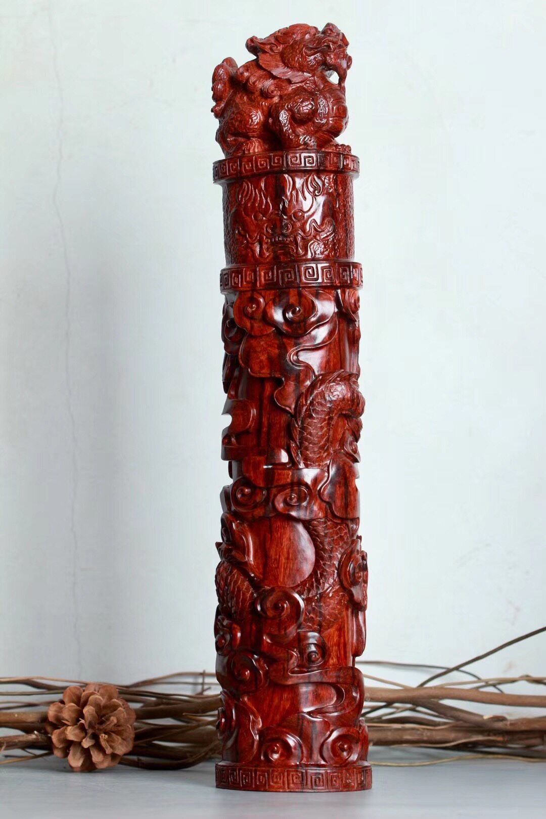 Dragon Column India small leaf purple sandalwood Xiang Dragon Feng Shui column The whole hand to create a high oil dense old stock