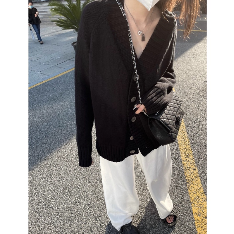 Thick Woolen Warm Black Sweater Coat for Women, Mid-Length, New Autumn and Winter Style, Thickened Korean-Style Loose Knit Cardigan for Women Thick Woolen Warm Black Sweater Coat for Women, Mid-Length, New Autumn and Winter Style, Thickened Korean-Style Loose Knit Cardigan for Women