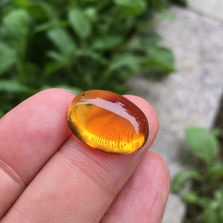 Loose citrine inlaid pendant with wire winding