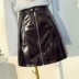 Mùa thu 2018 mới Hồng Kông hương vị thời trang hoang dã cao eo bag hip một từ váy retro chic váy da sáng váy nữ chân váy xếp ly dài 80cm Váy