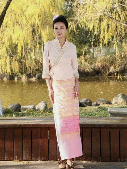 Mangas tres cuartos Falda de tubo Yunnan Dai Festival de salpicaduras de agua Traje Dai Ropa étnica característica Ropa de trabajo Ropa de mujer Dai