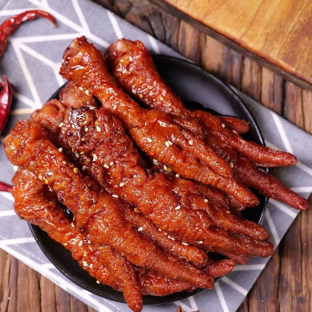 Three Squirrels Tiger Skin Chicken Feet 105g Ready-To-Eat Braised Chicken Feet Snack Spicy and Delicious