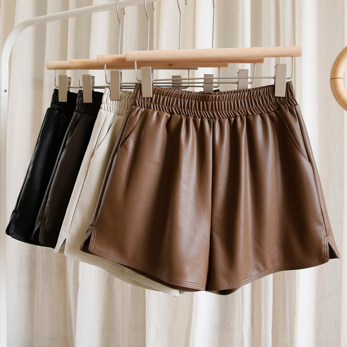 LOSTSOULS Japan genuine leather shorts women 2021 high waist conspiculy broadlegged pants black hitting bottom outside wearing leather pants winter