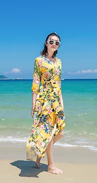 Ba con cá voi hè 2018 mới của gia đình ba mẹ con - mẹ và con trai cha và con trai quần đi biển