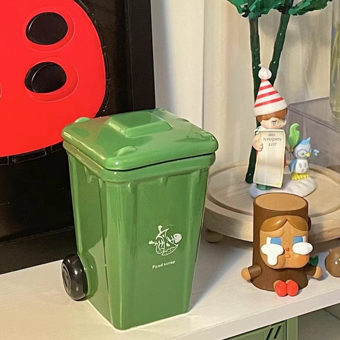 Creative Trash Can Mark Cup Birthday Gift 7 New Year's Eve gifts Boys girlfriend Girlfriends Little Crowdsourced Practical Evil Funny