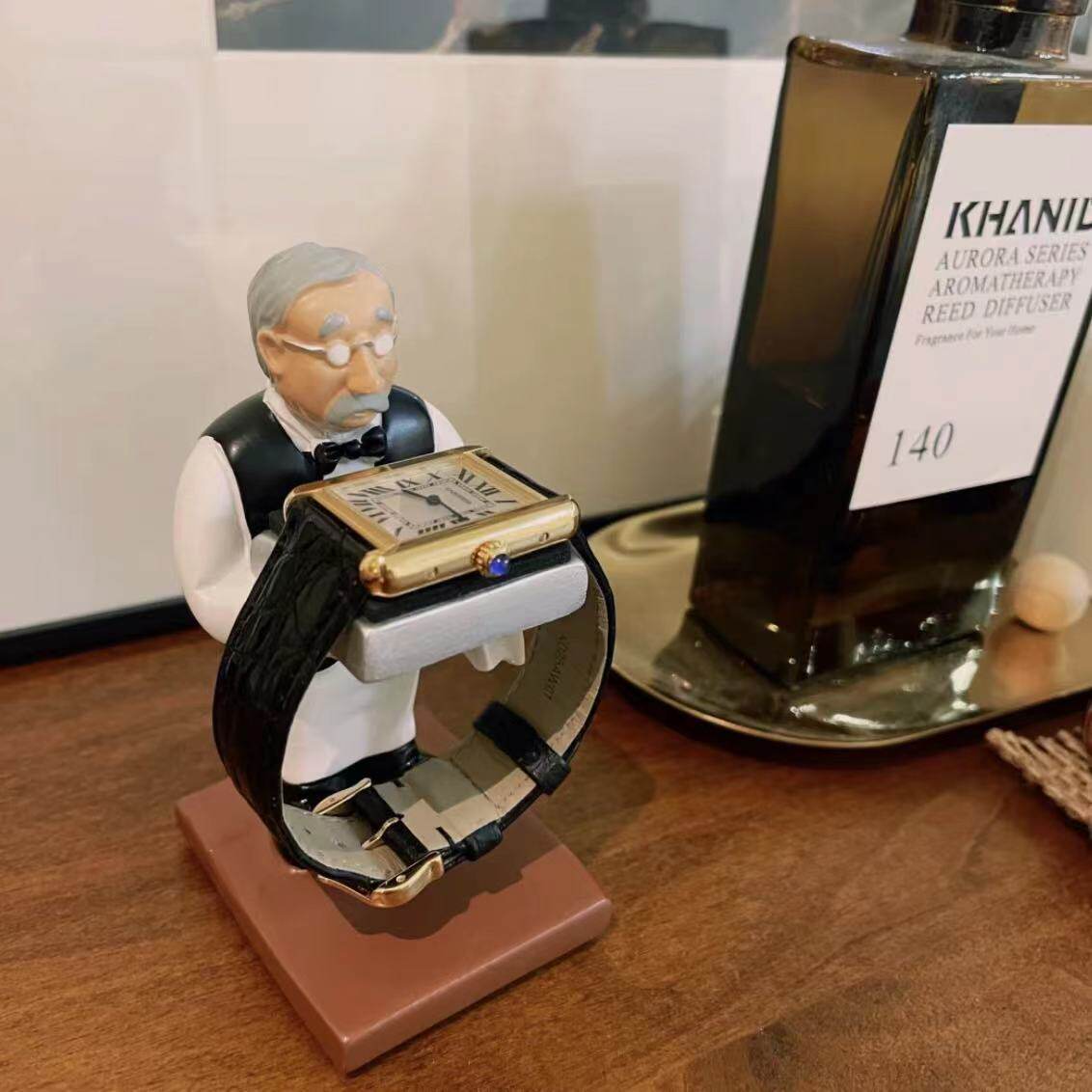 Old Butler's Hands Watch Desk Creative Practical Pendulum Birthday Graduation Send Boy Friend Boy Husband Little Crowdday